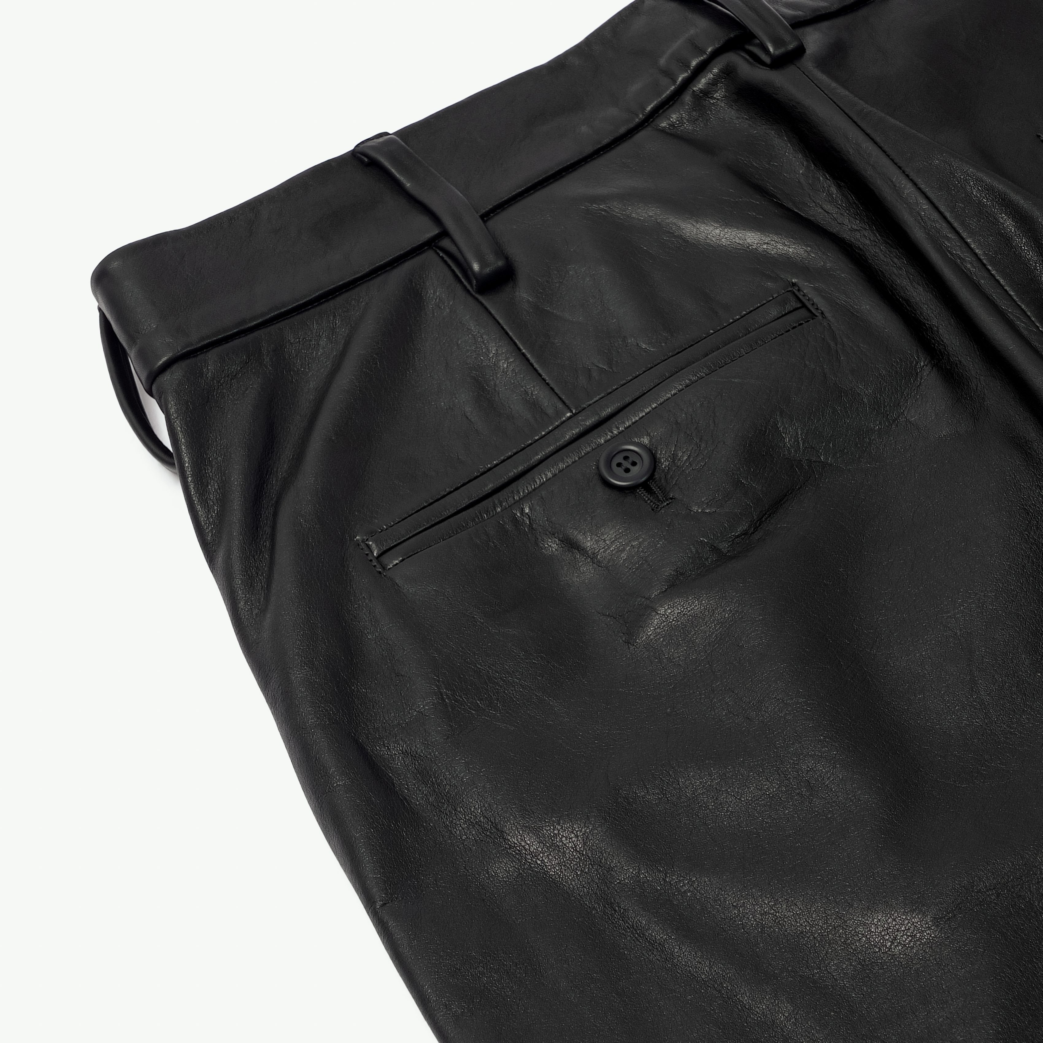 One Tuck Tapered Trousers